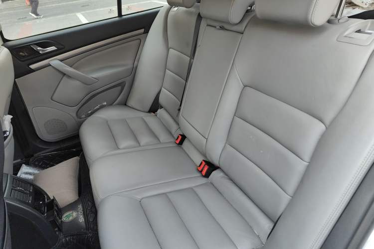 Used Skoda Octavia 2012 1.6L Automatic Yijun Edition Left Rear Seat