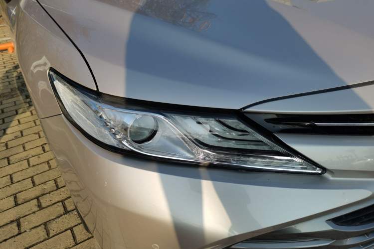 Used Toyota Camry 2018 2.0G Luxury Edition Right Front Headlight