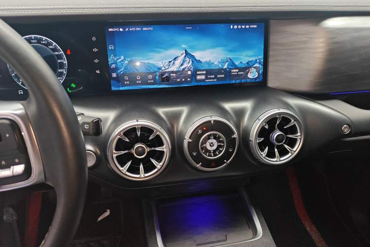 Used Tank 300 2021 City Edition 2.0T—Truly Stylish
