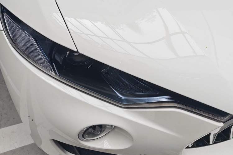 Used Maserati Levante 2021 3.0T Standard Edition Right Front Headlight