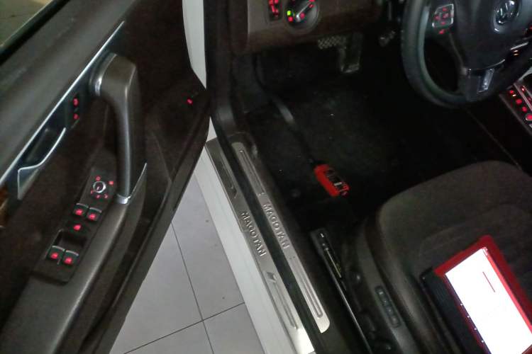 Used Volkswagen Magotan (Import) 2012 Travel Edition 2.0 TSI Comfort Version
