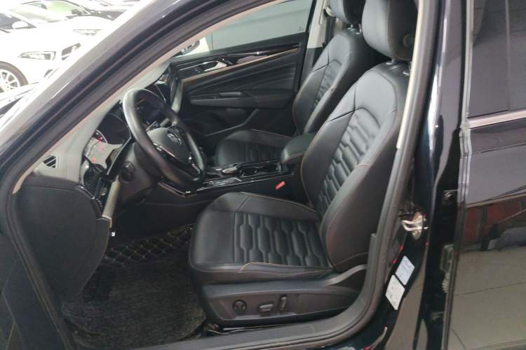 Used Volkswagen Passat 2020 330TSI Elite Edition China VI Left Front Seat