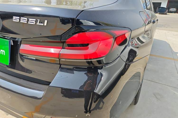 Used BMW 5 Series 2022 Second Facelift 525Li M Sport Package
