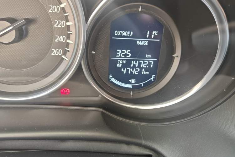 Used Mazda CX-5 2015 2.0L Automatic Two-Wheel Drive Urban Version Odometer Close Up