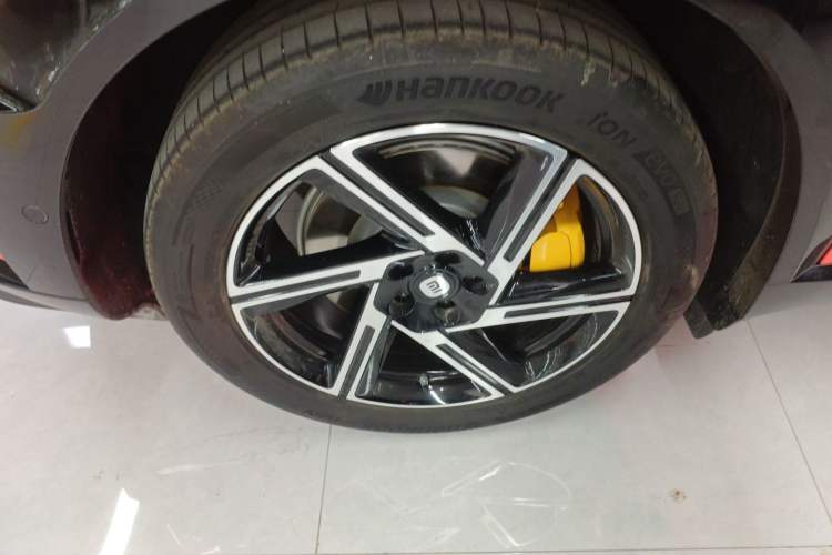 Used Xiaomi Auto YU7 2025 Ultra-Long Range Rear-Wheel Drive Version Exterior 5