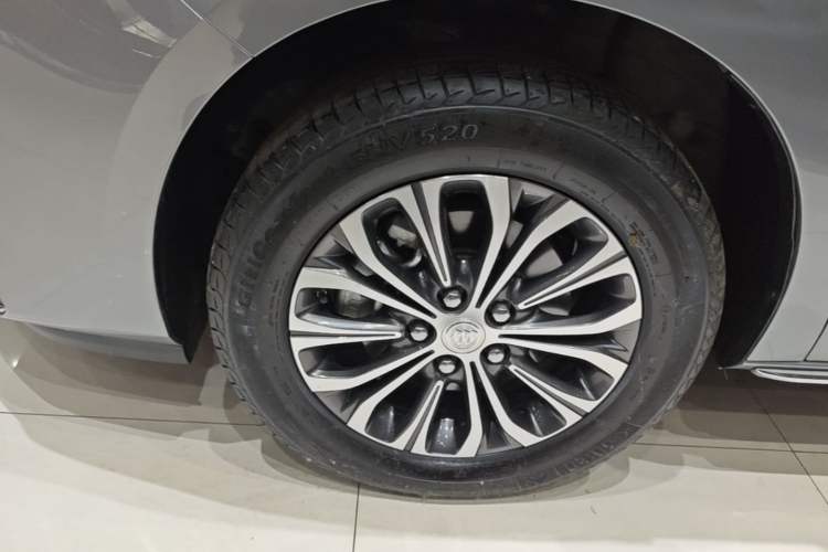 Used Buick GL8 2023 Land Executive Class Smart Enjoyment Model
