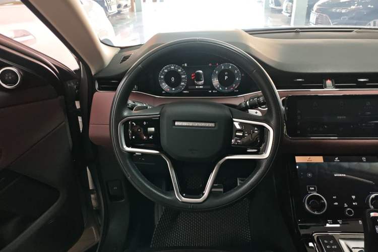 Used Land Rover Range Rover Evoque 2023 Aurora L 249 PS Luxury Edition
