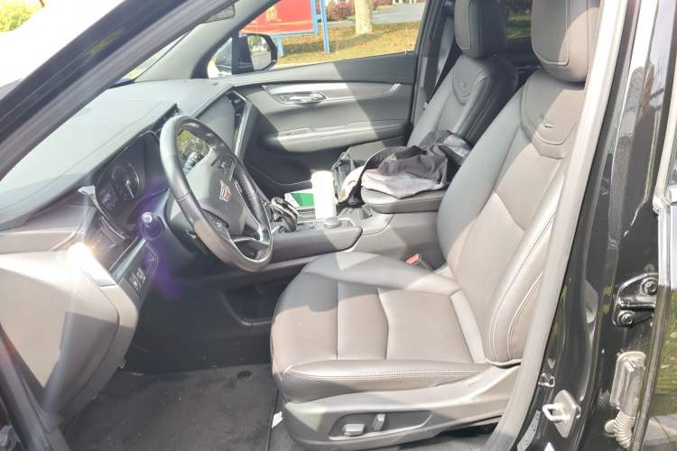 Used Cadillac XT6 2021 2.0T Seven-Seater Four-Wheel Drive Luxury Version
