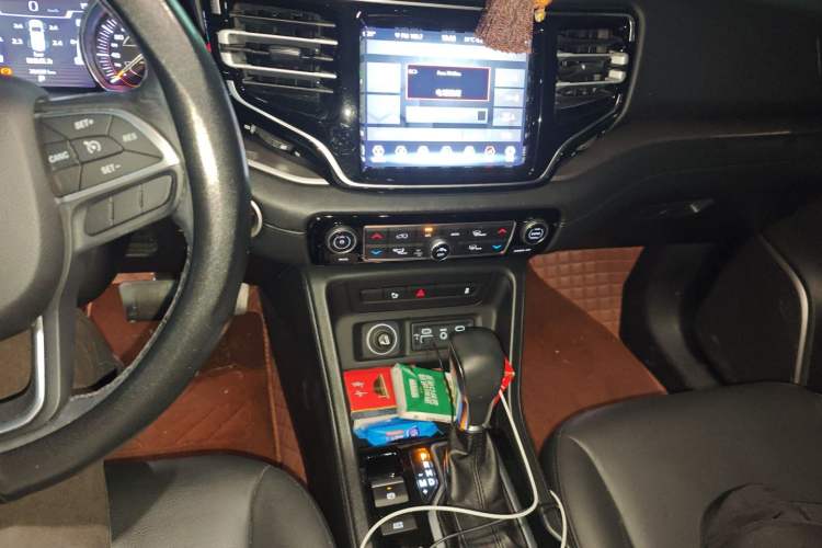 Used Jeep Commander 2018 2.0T Two-Wheel Drive Enjoy Edition China V