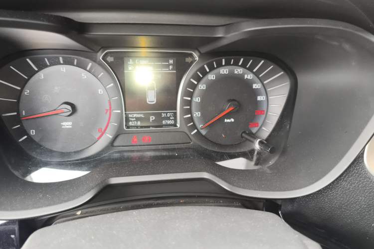 Used GAC Trumpchi GS4 2015 200T G-DCT Elite Edition Odometer Close Up