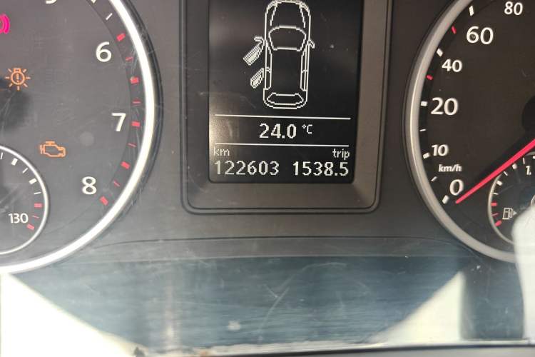 Used Volkswagen Tiguan 2017 300TSI Automatic Two-Wheel Drive Silk Road Comfort Edition Odometer Close Up