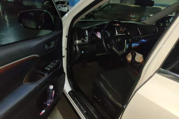 Used Toyota Highlander 2017 2.0T Four-Wheel Drive Ultimate Edition 7 Seats
