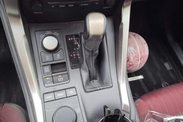 Used Lexus NX 2015 200 Front-Wheel Drive X-Trail SE Edition Gear Lever