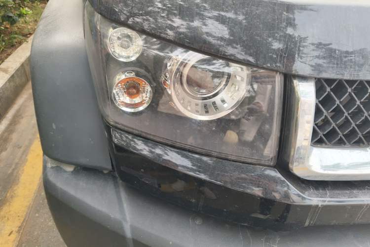 Used BAIC Off-Road BJ40 2016 40L 2.3T Automatic All-Wheel Drive Premium Edition Right Front Headlight