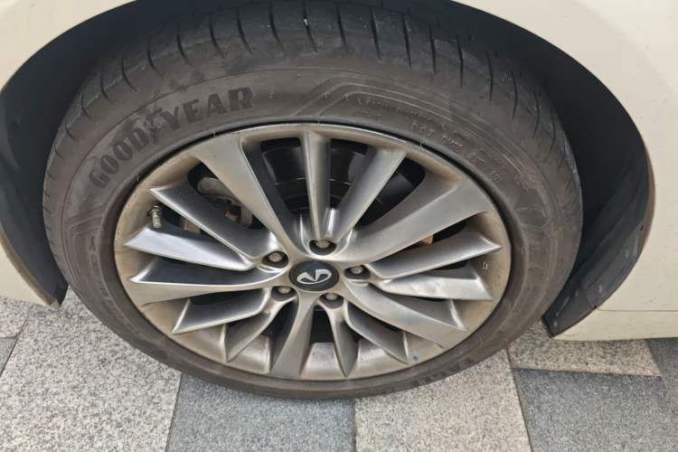 Used Infiniti Q50L 2018 2.0T Enjoyment Version China VI Standard