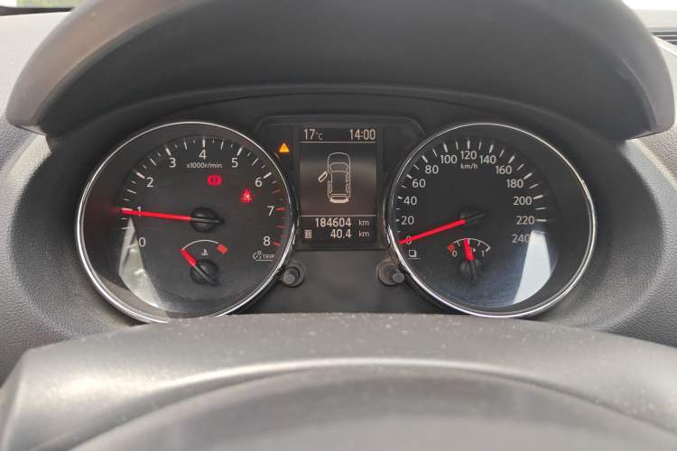 Used Nissan Qashqai 2011 1.6XE Wind 5MT 2WD Odometer Close Up