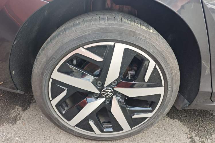 Used Volkswagen Lamando 2024 Lavida L 280TSI DSG Cool & Spicy Edition Right Rear Wheel Hub