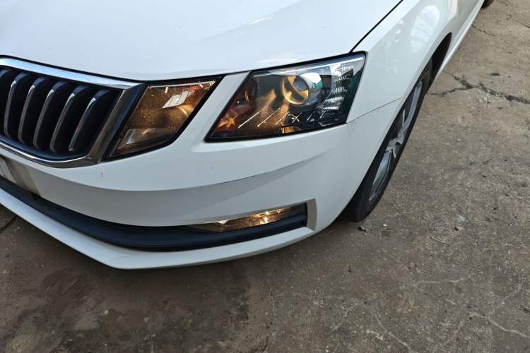 Used Skoda Octavia 2019 1.5L Automatic SmartDrive Comfort Edition China VI Standard Left Front Headlight