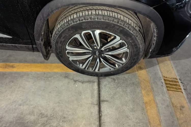 Used Chery Tiggo 8 2023 Kunpeng Edition 290TGDI Automatic Excellence Model Right Front Wheel Hub