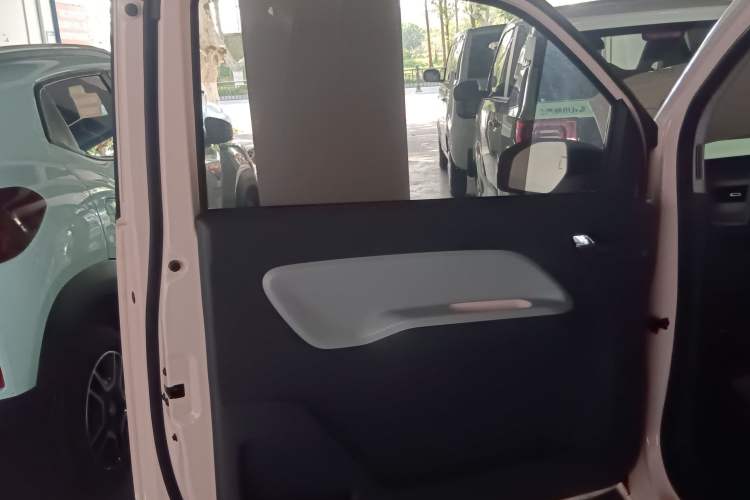 Used Wuling Hongguang MINIEV 2021 Macaron Premium Model – Lithium Iron Phosphate