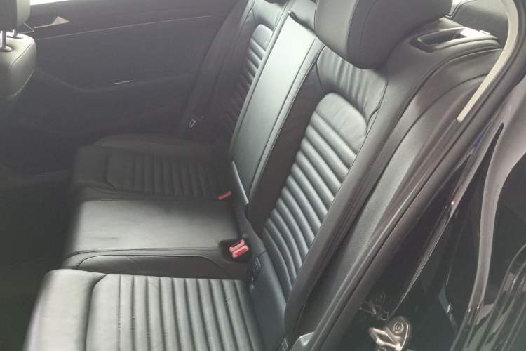 Used Volkswagen Magotan 2019 330TSI DSG Leading Model China VI Standard Left Rear Seat