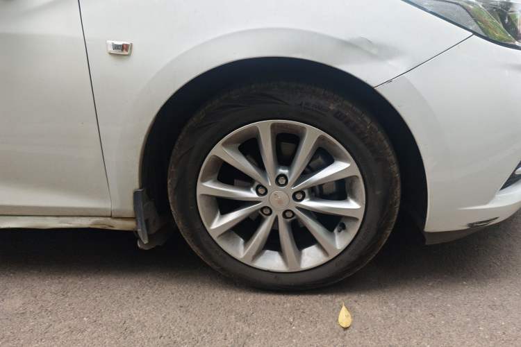 Used Chevrolet Cruze 2017 1.5L Automatic Pioneer Sunroof Edition
