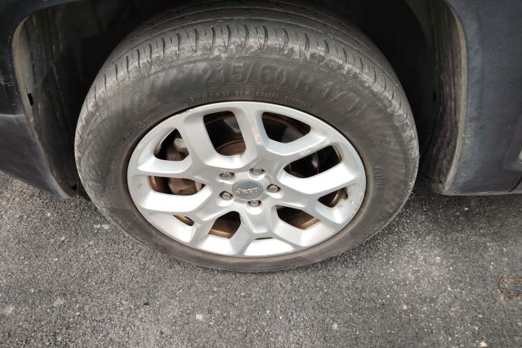 Used Jeep Renegade 2016 1.4T Automatic Jingneng Version+ Left Front Wheel Hub