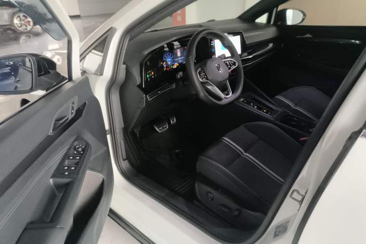 Used Volkswagen Golf 2021 280TSI DSG R-Line
