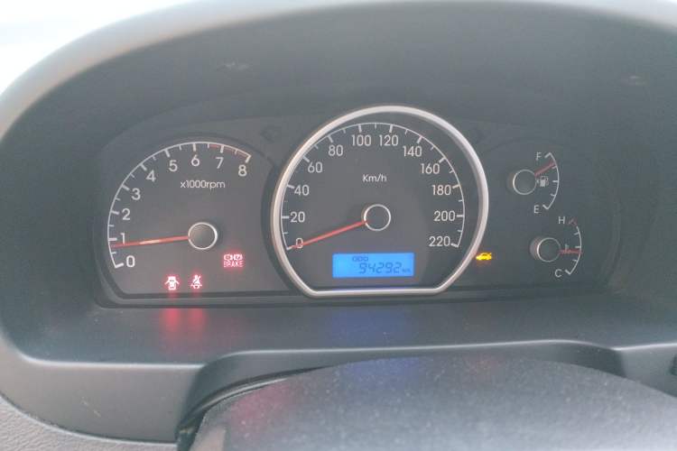 Used Hyundai Celesta 2011 1.6L Manual Comfort Edition Instrument Cluster