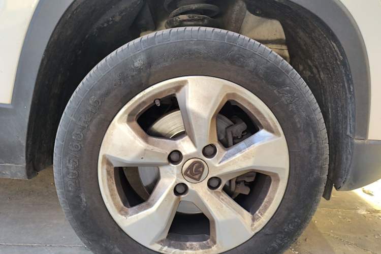 Used Baojun 510 2017 1.5L Manual Fashion Model Right Front Wheel Hub