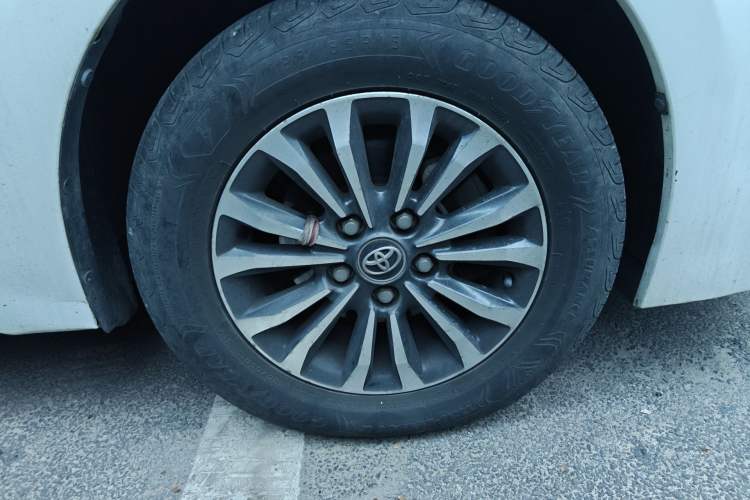 Used Toyota Corolla 2017 Revised Version 1.2T S-CVT GL-i Leather Edition Right Front Wheel Hub