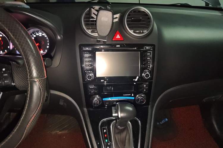 Used Haval H6 2016 Upgraded Model 1.5T Automatic Two-Wheel Drive Elite Version
