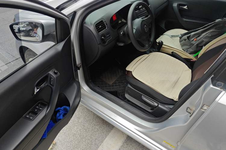 Used Volkswagen Polo 2013 1.6L Manual Comfort Edition