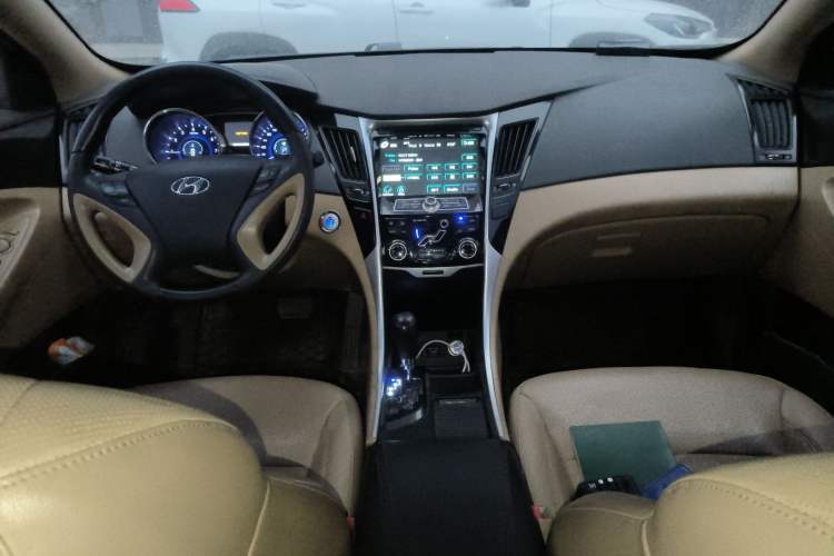 Used Hyundai Sonata 2011 2.0L Automatic Luxury Edition

