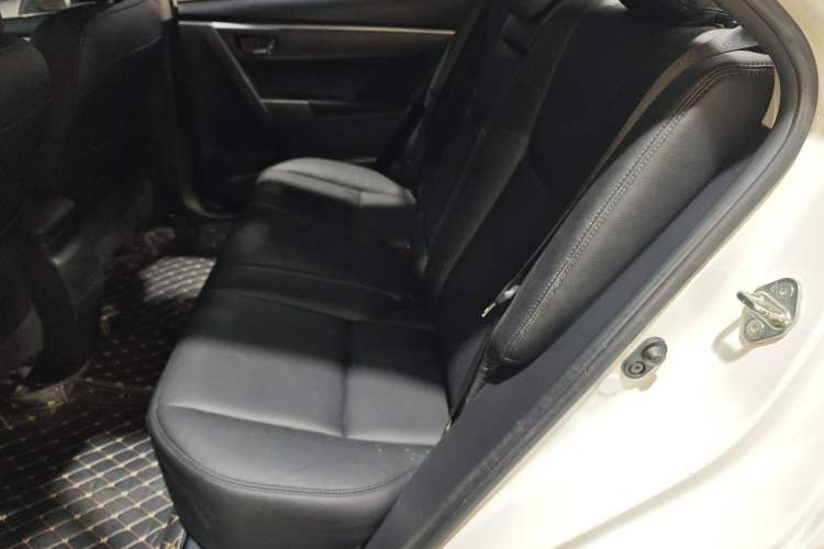 Used Toyota Levin 2017 Revised 185T CVT Elite Edition China V Standard Left Rear Seat