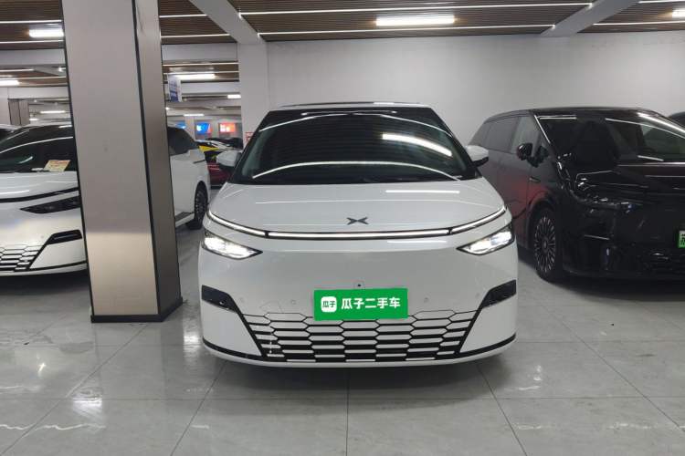 Used XPeng X9 2024 610 Long-Range Pro Front