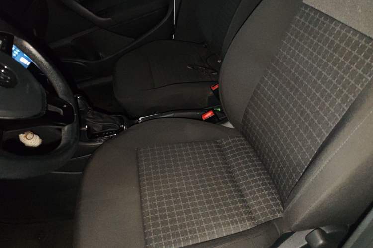 Used Volkswagen Polo 2016 1.6L Automatic Comfort Model
