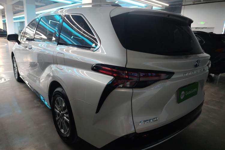 Used Toyota SIENNA 2021 2.5L Hybrid Luxury Edition Rear Left 45 Deg