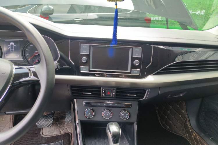 Used Volkswagen Passat 2019 280TSI Business Edition China VI Audio And AC Panel