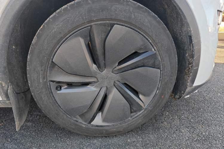 Used Tesla Model Y 2025 Rear-Wheel-Drive Version