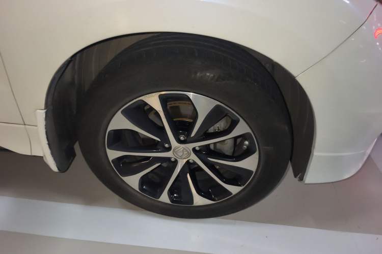 Used Honda Avancier 2017 240TURBO Two-Wheel Drive Luxury Edition Right Front Wheel Hub