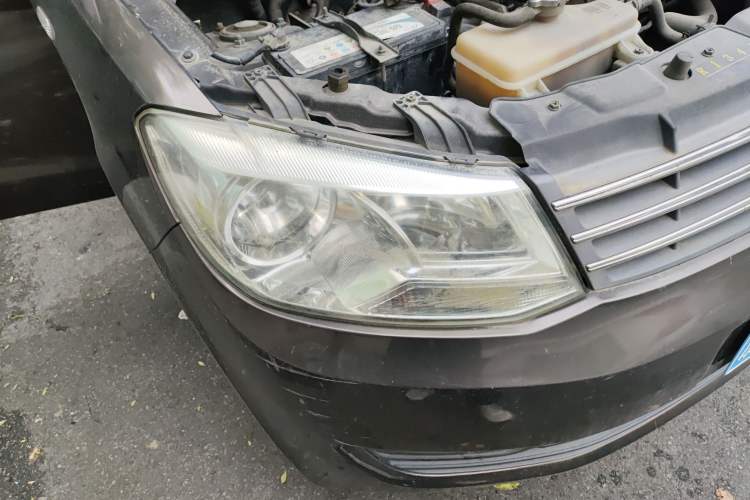 Used Dongfeng Fengon 330 2016 1.5L Manual Enjoyment Model DK15 Right Front Headlight