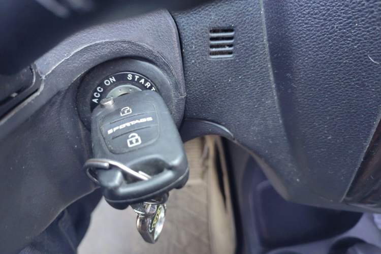 Used Kia Sportage 2013 2.0L Manual Two-Wheel Drive GLS Vehicle Key