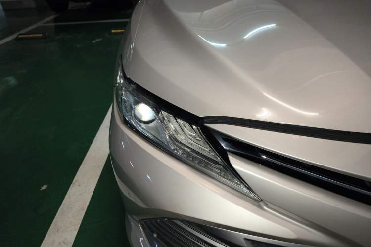 Used Toyota Camry 2019 2.5G Luxury Edition China VI Standard Right Front Headlight