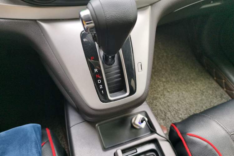 Used Honda CR-V 2012 2.0L two-wheel drive urban version