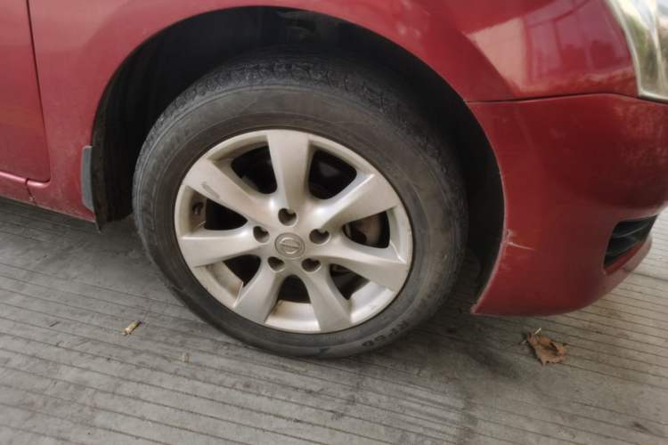 Used Nissan Tiida 2013 1.6L CVT Cool Cafe Edition
