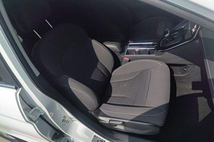 Used Haval M6 2023 PLUS 1.5T DCT Elite Smart Connectivity Model Right Front Seat