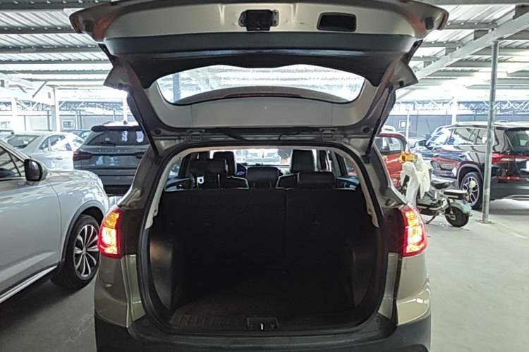 Used JAC Group Refine S3 2016 1.5L CVT Luxury Smart Version Trunk