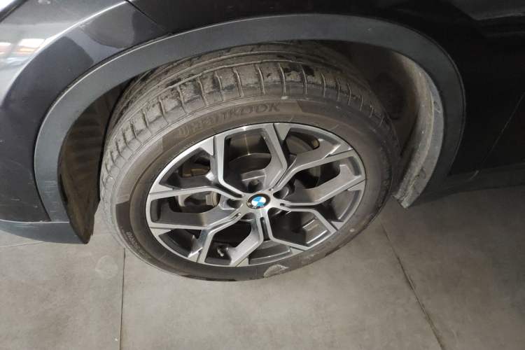 Used BMW X1 2021 Restyled sDrive25Li Leading Edition Left Front Wheel Hub