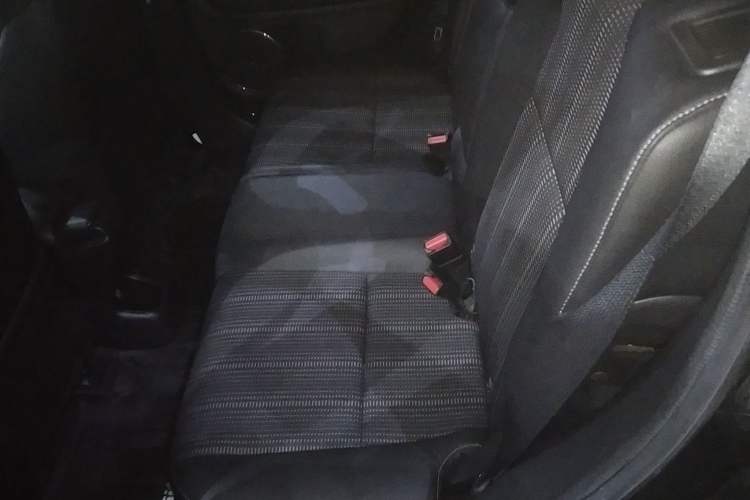 Used Honda Vezel 2015 1.8L CVT 2WD Luxury Model
